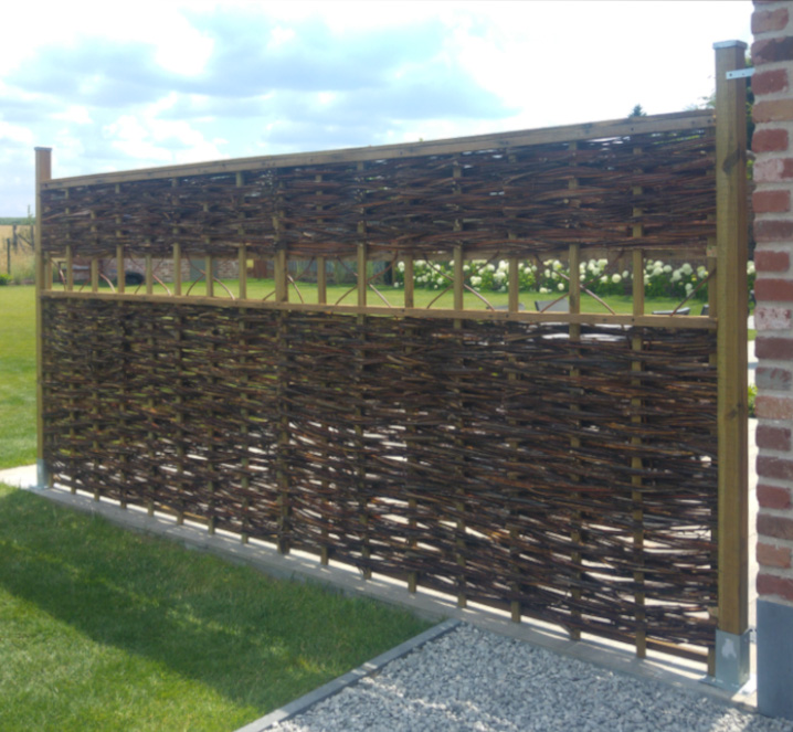 Détail clôture en osier brut - Les Liens Naturels - Atelier de Vannerie - Audrey Alvarez - Ladeuze - Belgique
